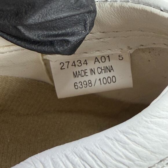 Cobbie cuddlers Womens Traveltime White Leather Wedge Walking Shoes Size 5 - Picture 9 of 10